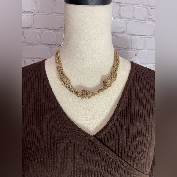 WOMEN'S GOLD KNOT NECKLACE with lobster clasp 18' - Picture 11 of 16